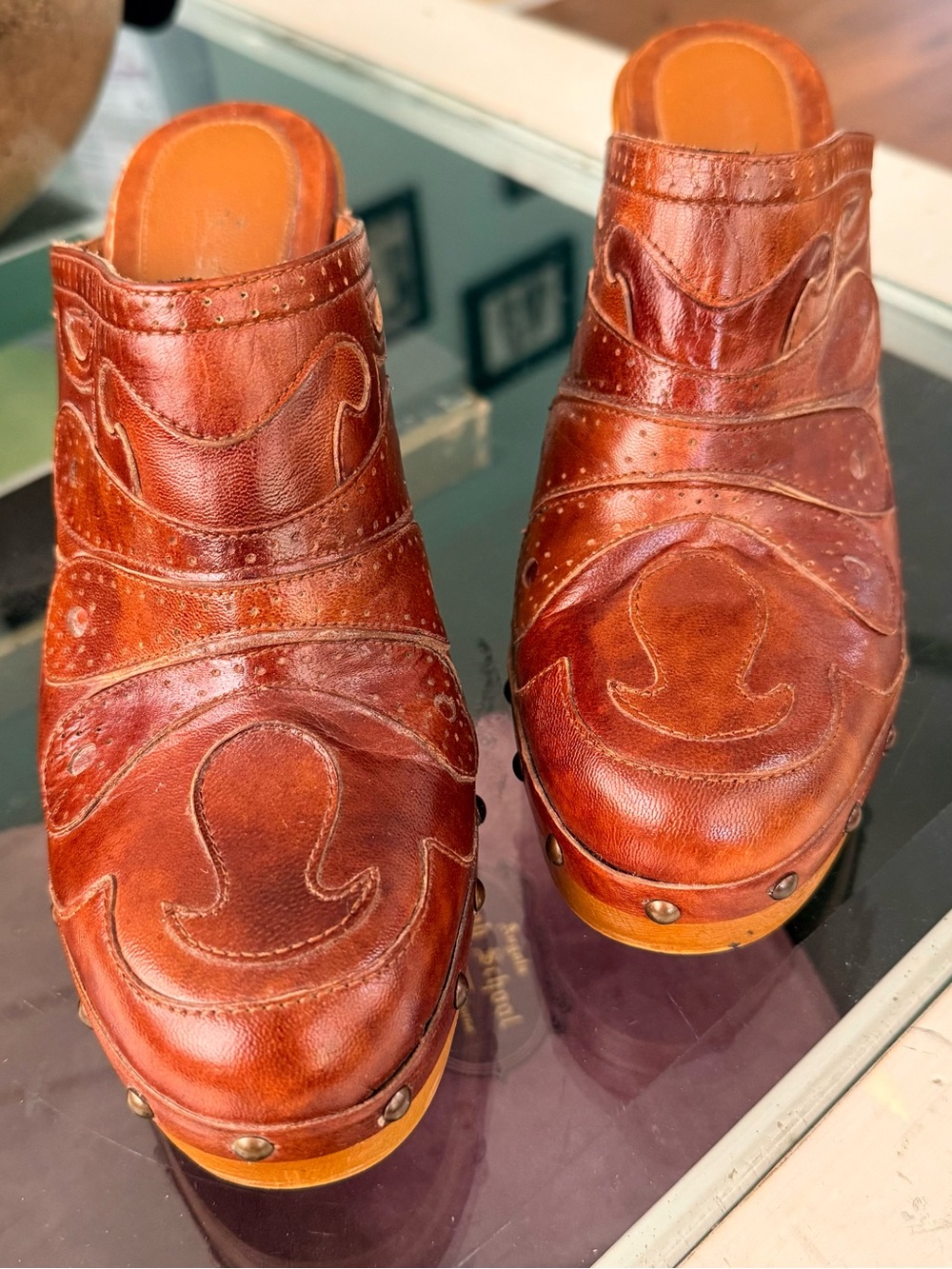 VIA SPIGA LEATHER CLOGS